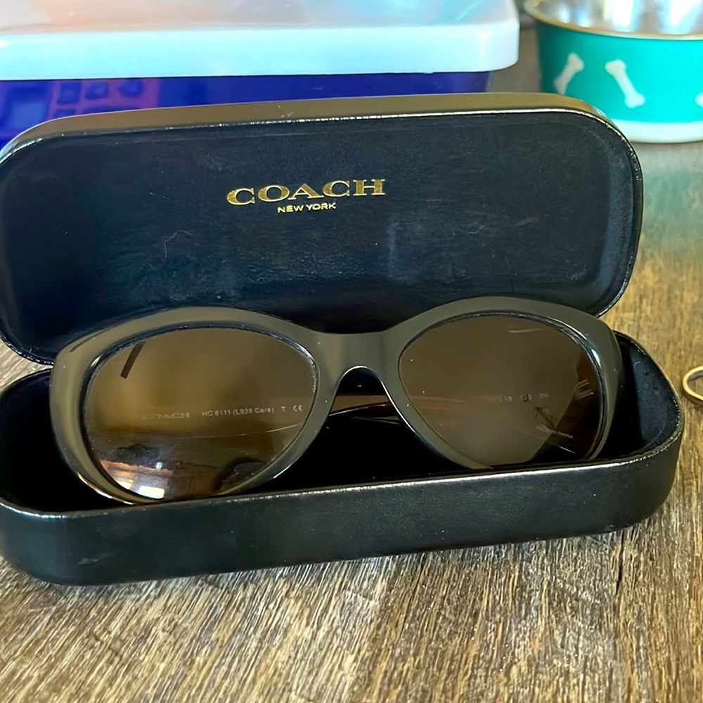 Coach sun glasses